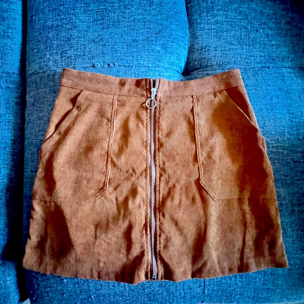 New no tag corduroy rust colored skirt zippered front